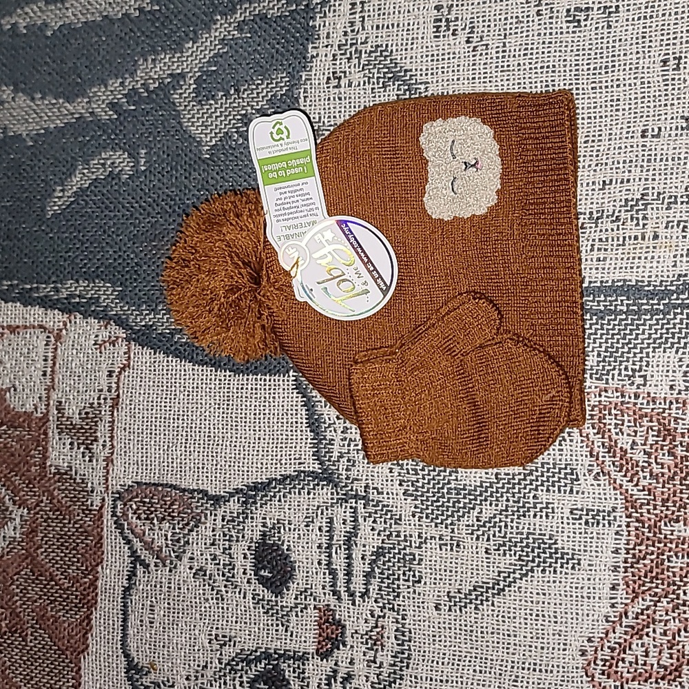 Baby beanie and mittens brown bear 🐻 pom pom new poly. Blend b6